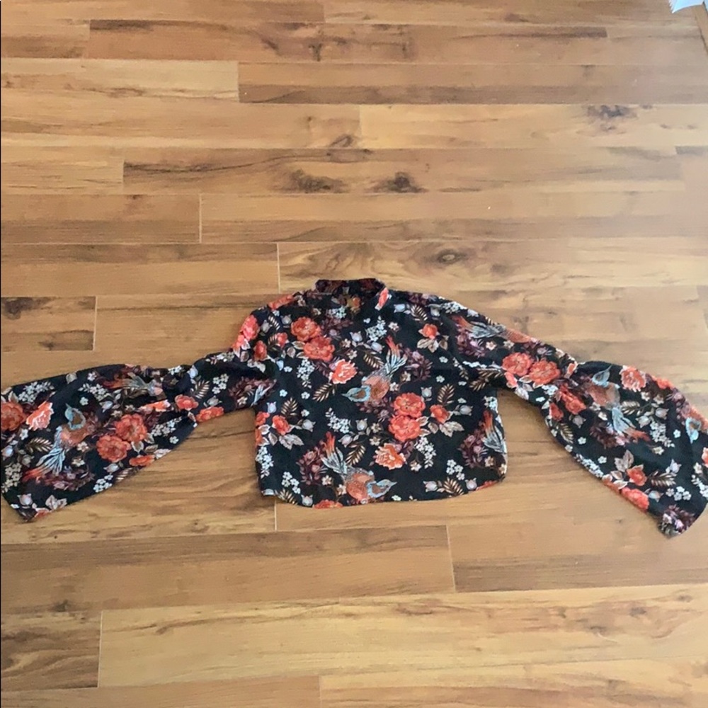 Flared bird cropped forever-21 shirt